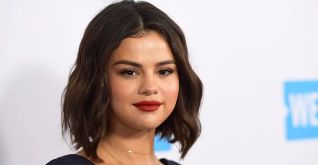 [Viral Pictures] Selena Gomez Looks Happier Than Ever At Bachelorette
