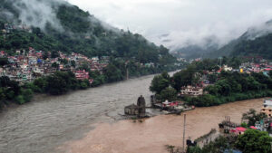 Uttarakhand : Water level of Ganga River have dropped in Rishikesh