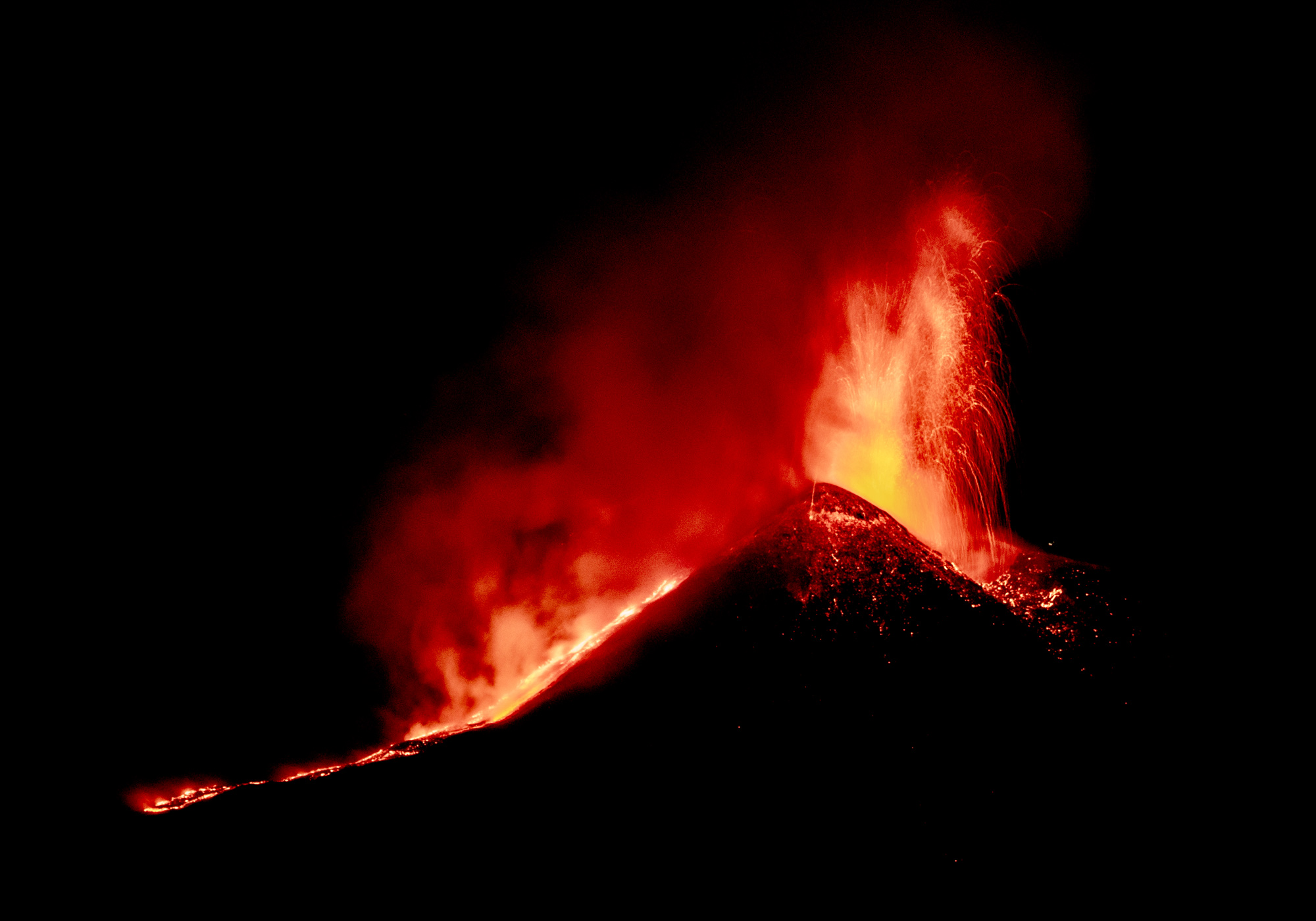 Hawaii’s Kilauea Volcano: 30 Quakes Hourly, Eruption Any Time