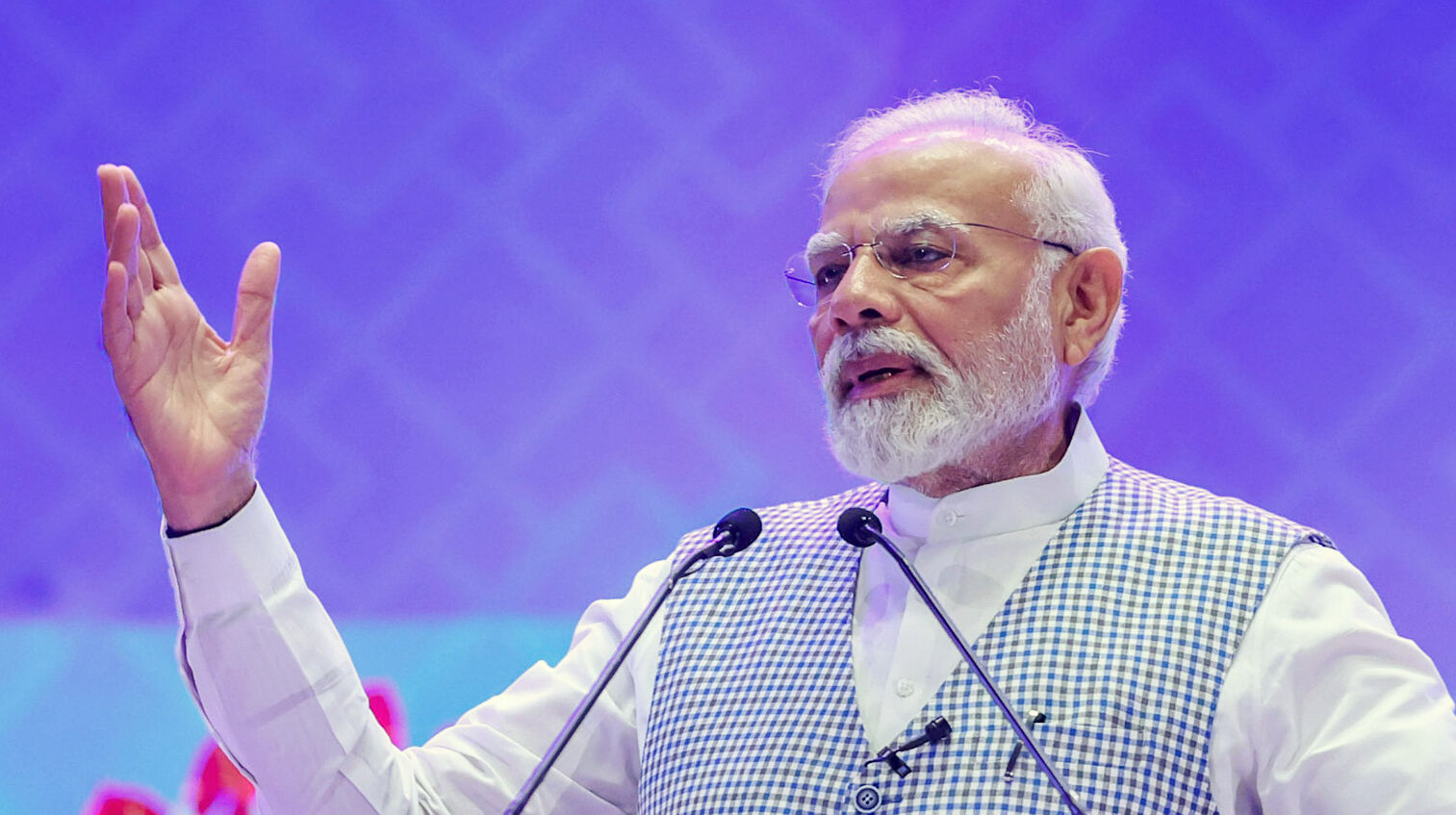 Narendra Modi interacts with ground level functionaries of G20 Summit