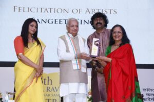 Artist Sangeeta Singh honoured with Raja Ravi Varma Chitrakar Samman