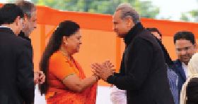 Gehlot sets record straight on Raje collaboration speculations