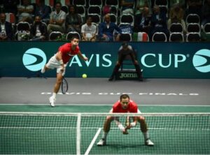 Canada begins Davis Cup title defense with victory over Italy