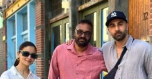 Alia Bhatt And Ranbir Kapoor Ace Casual Chic Style In New Pic From New York Holiday 