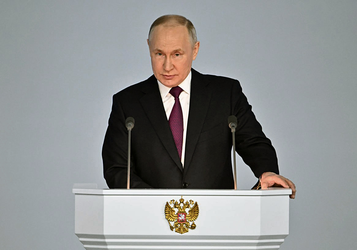 Vladimir Putin Confronts AI Version, Stumped by Question on Artificial Intelligence Dangers