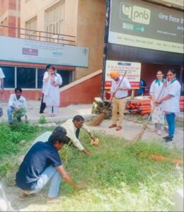 Banks participate in the “Swachhta hi sewa” campaign