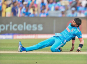 Hardik Pandya leaves field after twisting ankle