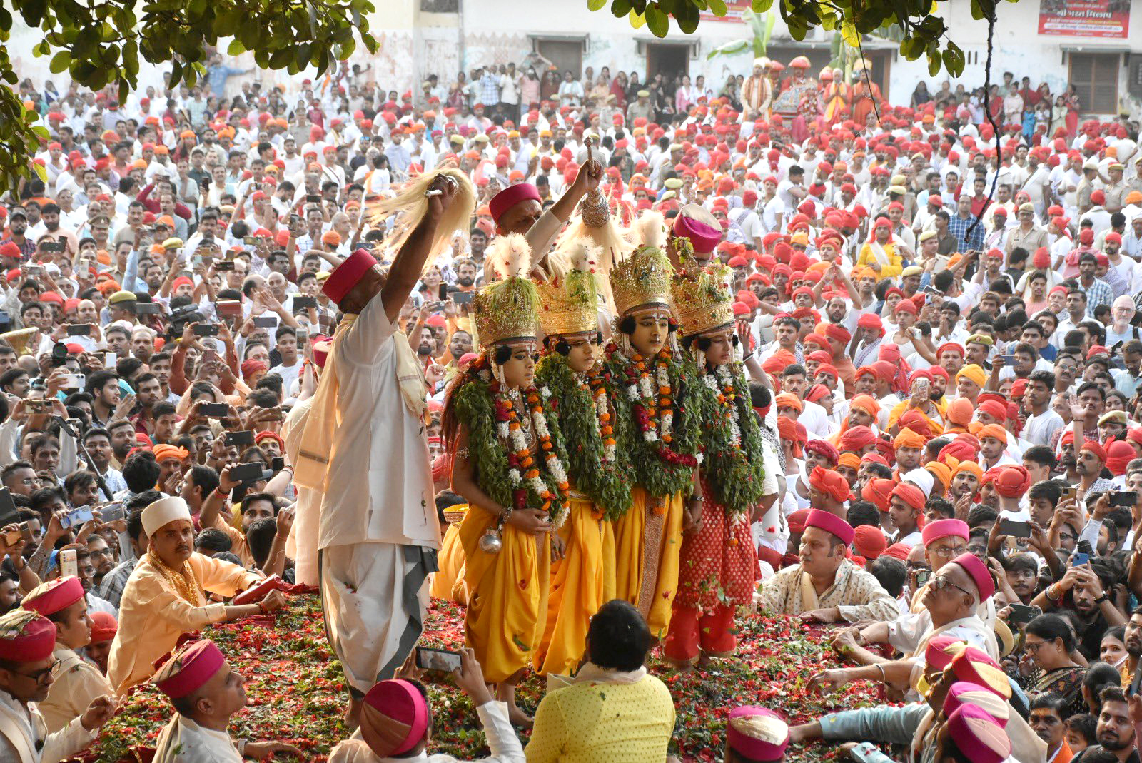 Devotees during the Bharat Milap held under Lakkha Mela