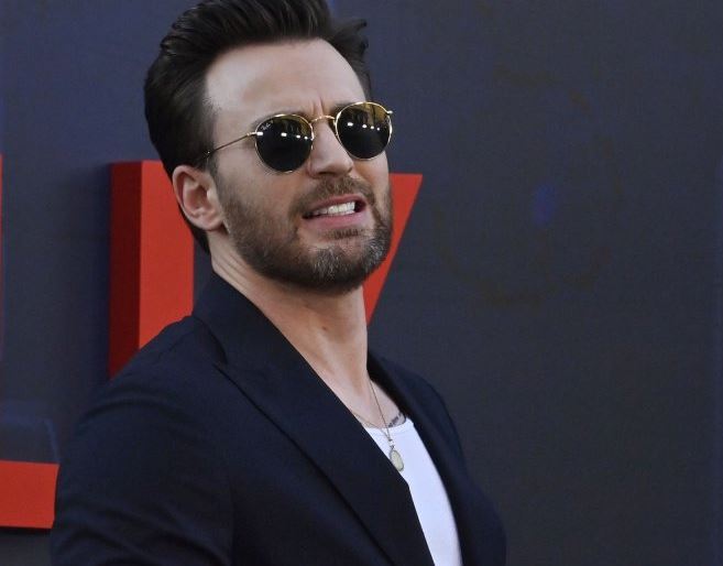 Chris Evans confirms marriage to Alba Baptista