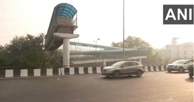 Part of foot overbridge collapses in east Delhi