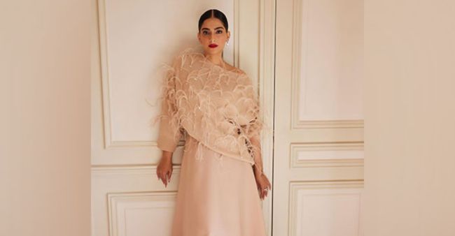 Sonam Kapoor Turns Up In Style At Paris Fashion Week