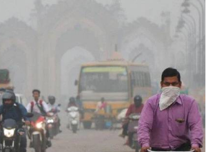 Delhi’s air quality continues to remain in the ‘very poor’ category, with AQI of 306