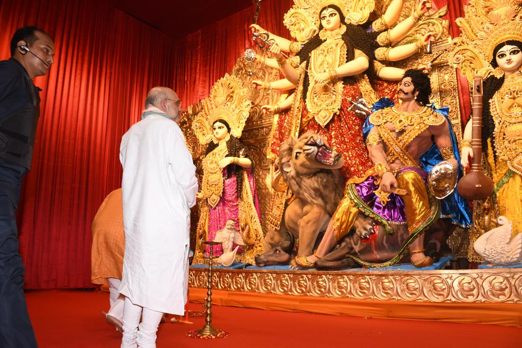 Home Minister Amit Shah inaugurates Durga Puja pandal in Kolkata