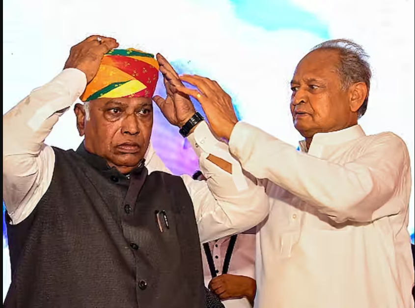 Kharge takes on PM Modi, spotlights Congress’s vows