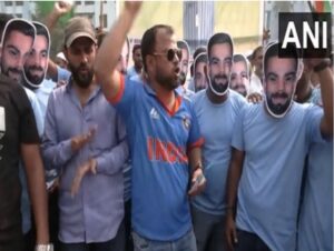 Fans celebrate Kohli’s birthday with 35-foot banner