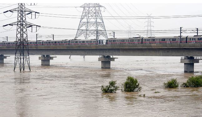 Delhi Metro’s 5th bridge over Yamuna set for Sept completion