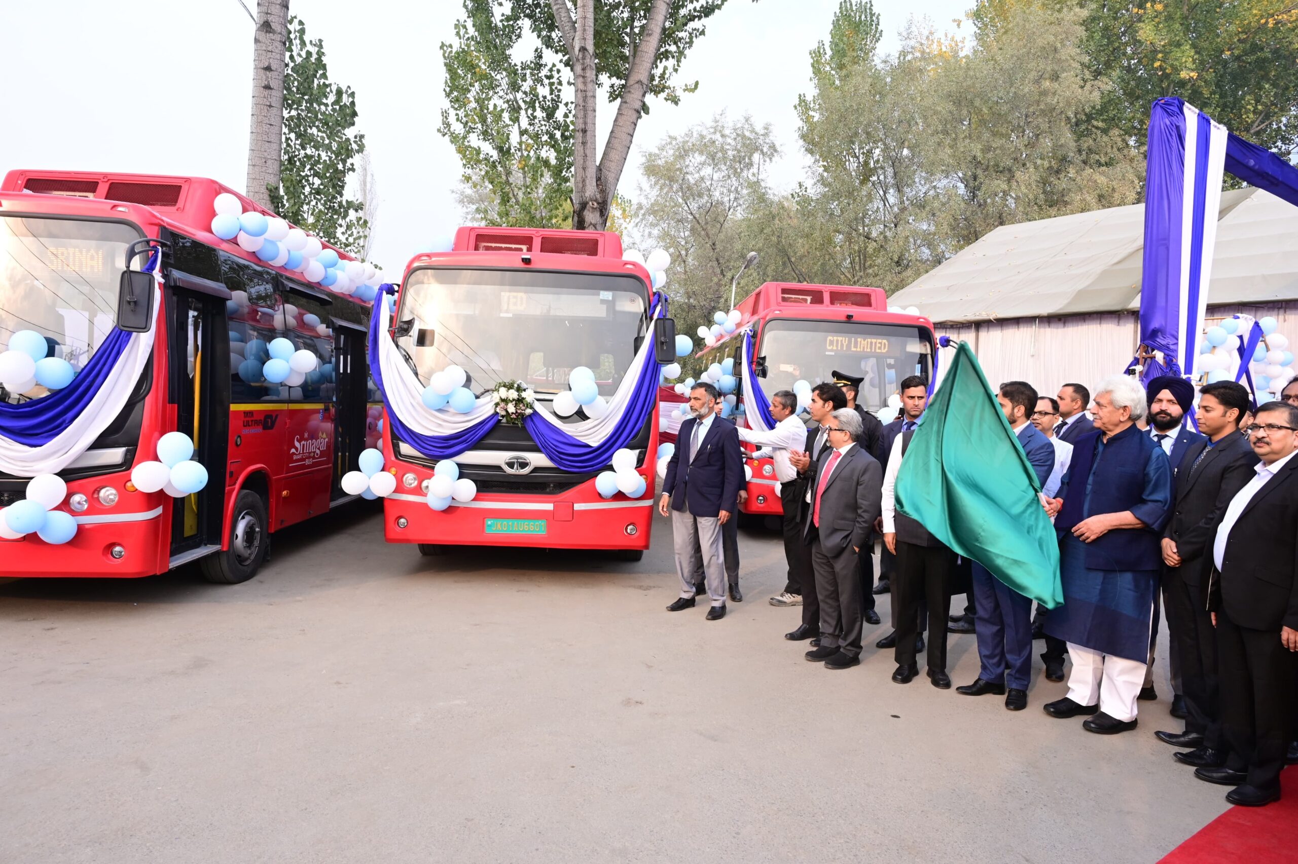 Srinagar launches 100 E-Buses in electric bus project