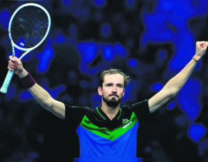 Medvedev secures ATP Finals semifinal, Alcaraz rebounds