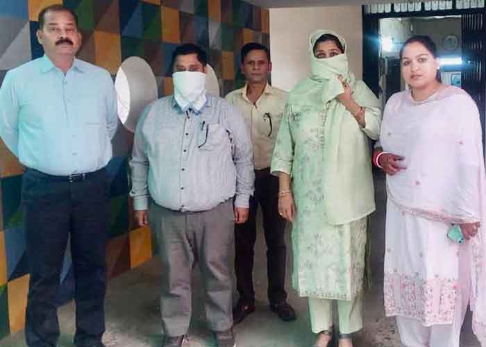 Sr Medical Officer and BAMS doctor caught while accepting bribes from chemist