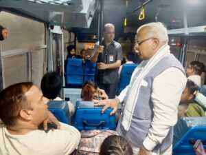 Haryana Chief Minister uses public transport and savors local cuisine halwa