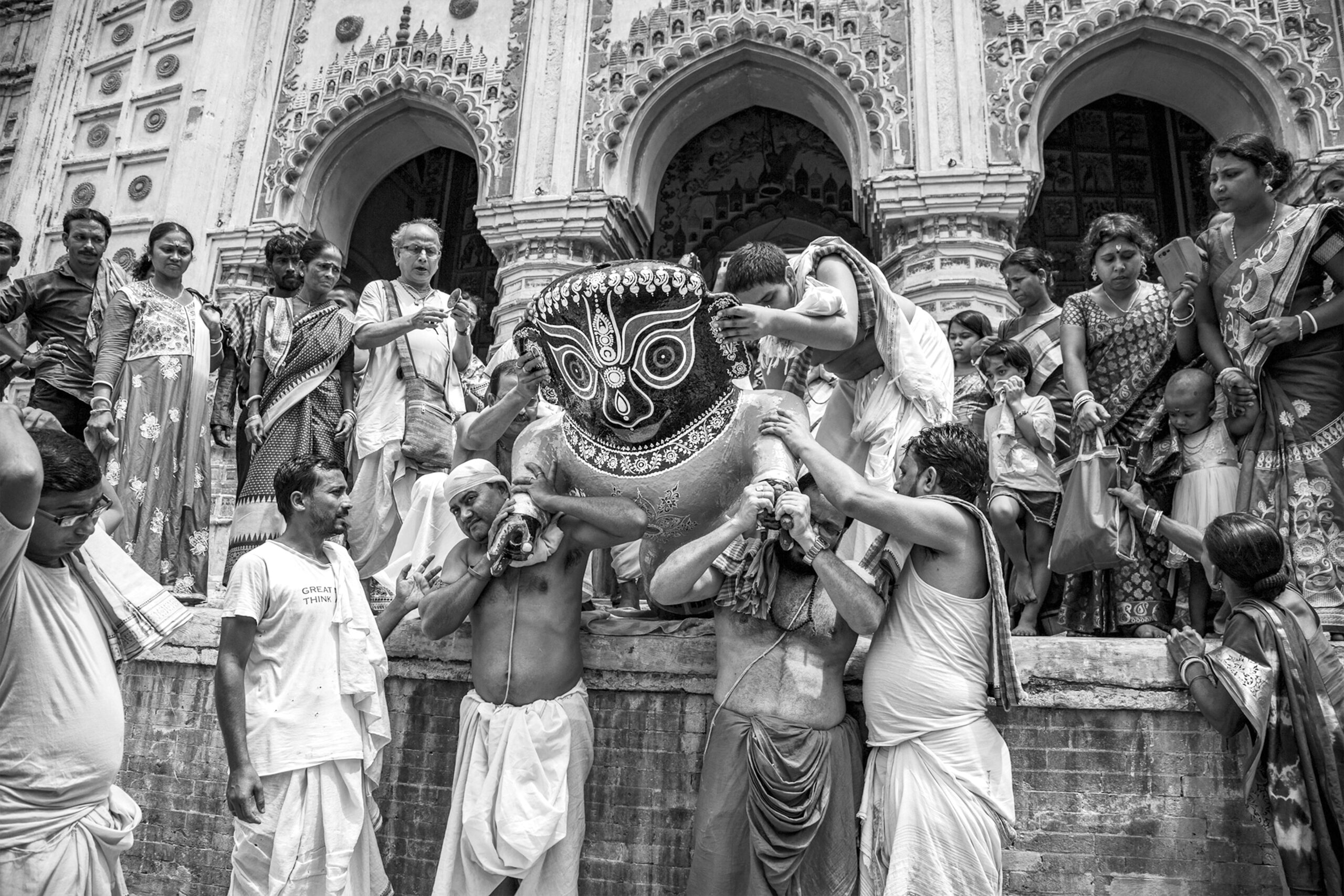 The Red Hibiscus Trail' captures Bengal through trail of explored and  unexplored over period of decade - TheDailyGuardian