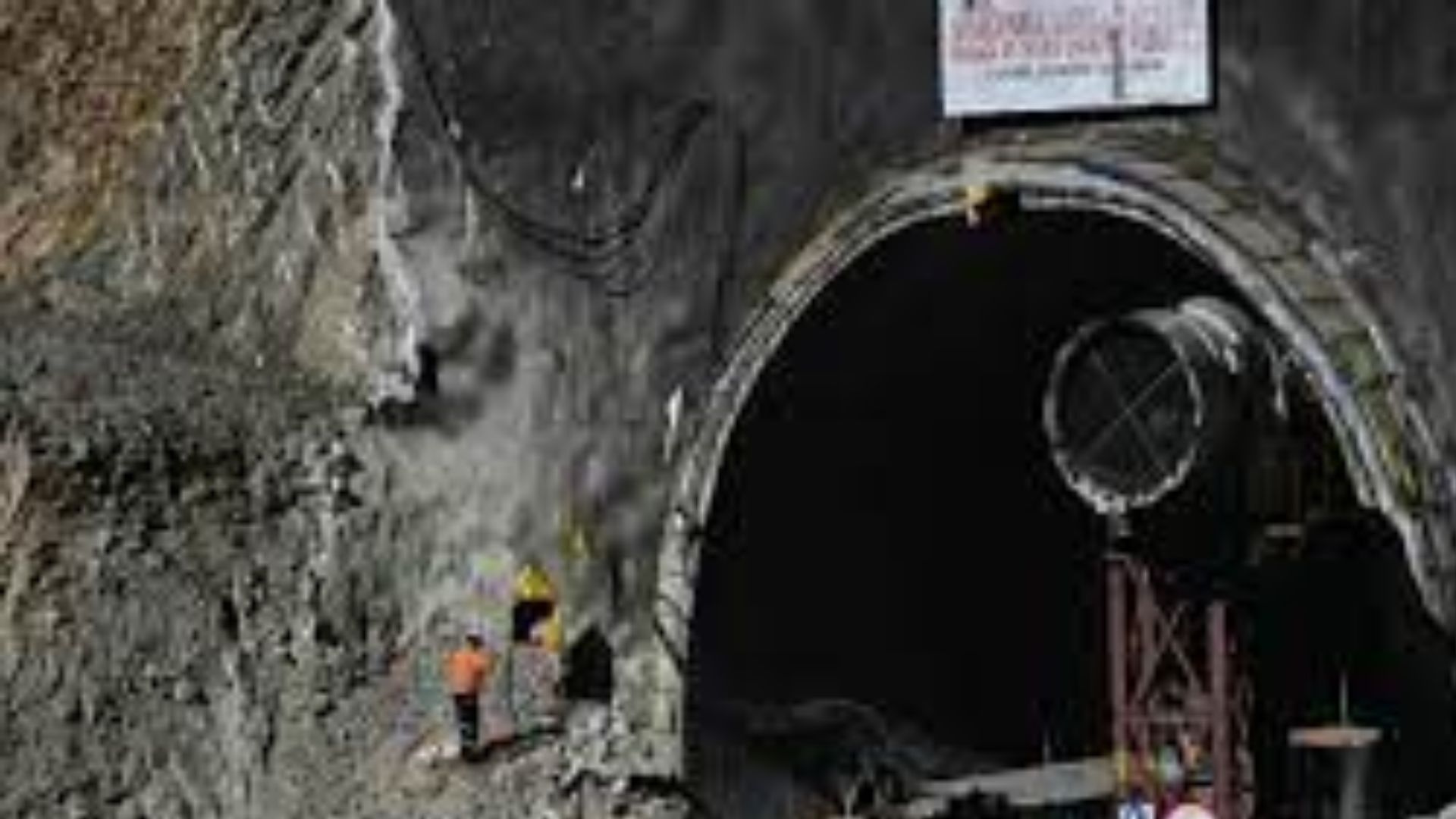 Uttarkashi tunnel rescue operation to save 41 workers