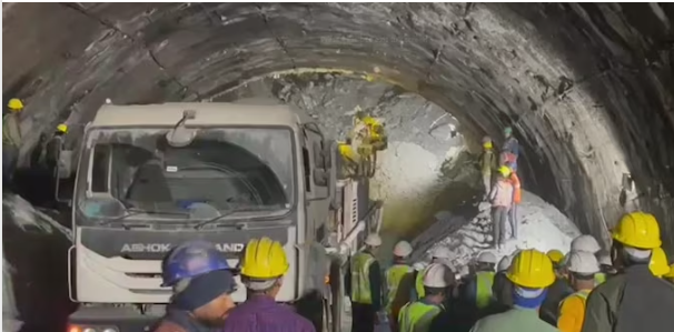 Uttarakhand : 40 workers trapped in Uttarkashi under-construction tunnel collapse safe