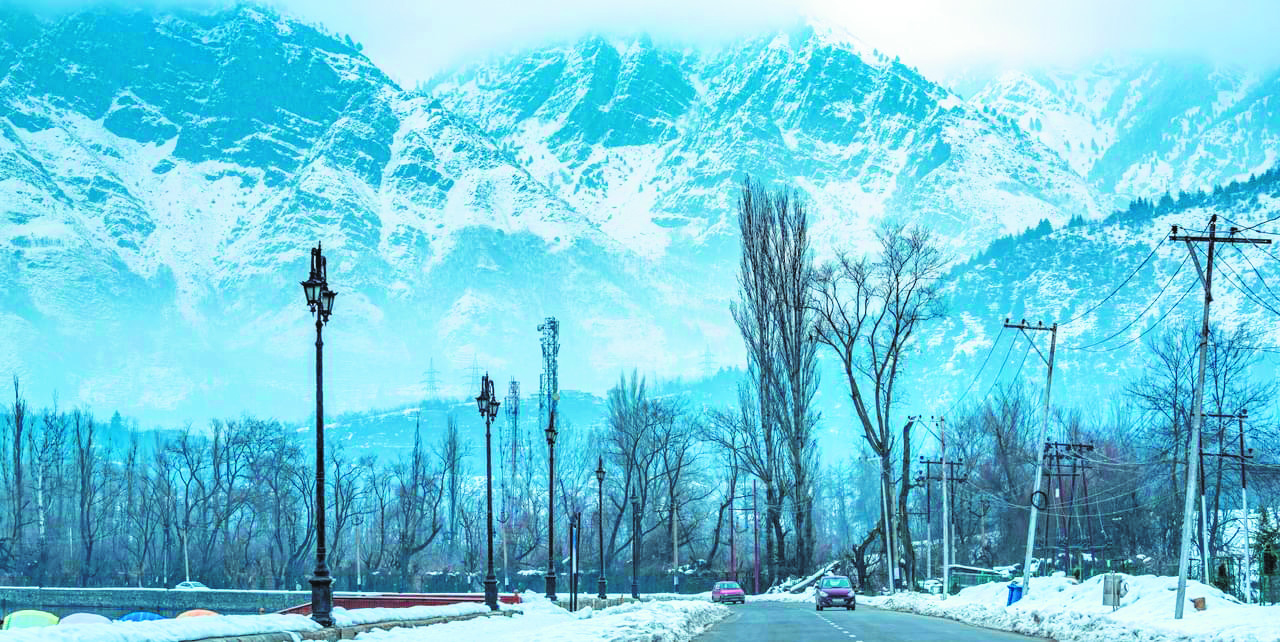 Srinagar hits -3.5°C, chilling cold grips Kashmir