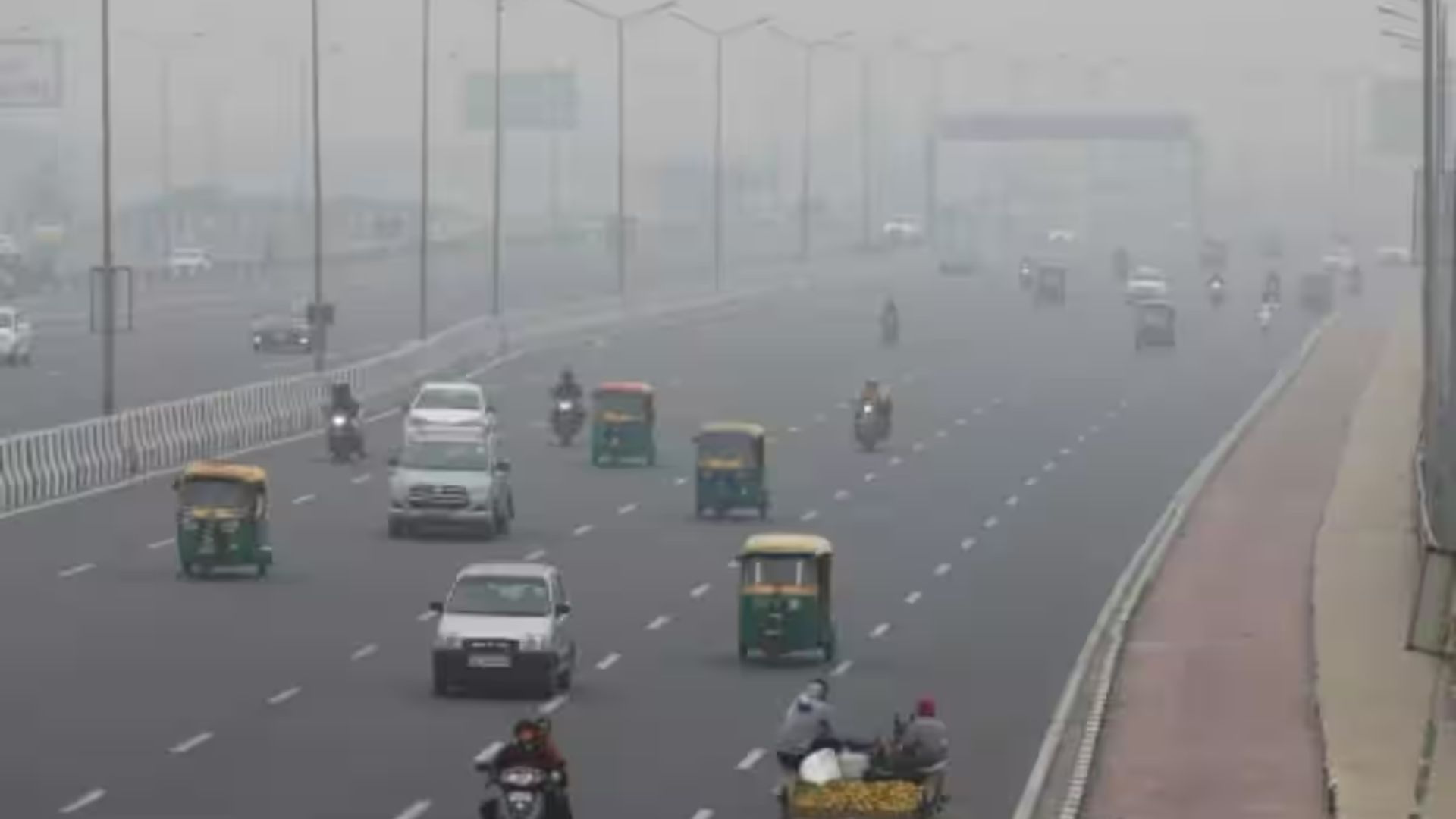 Delhi’s air quality slightly improves but remains in ‘poor’ category