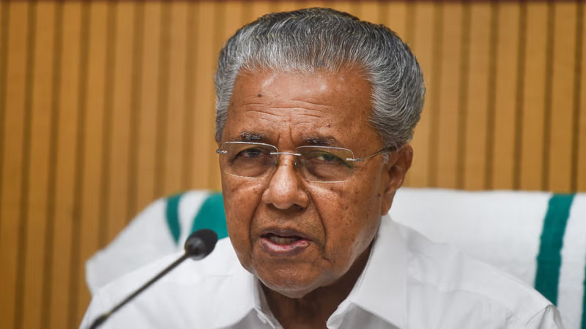 Shoes hurled at Kerala CM’s convoy, black flags displayed to Governor at separate protests