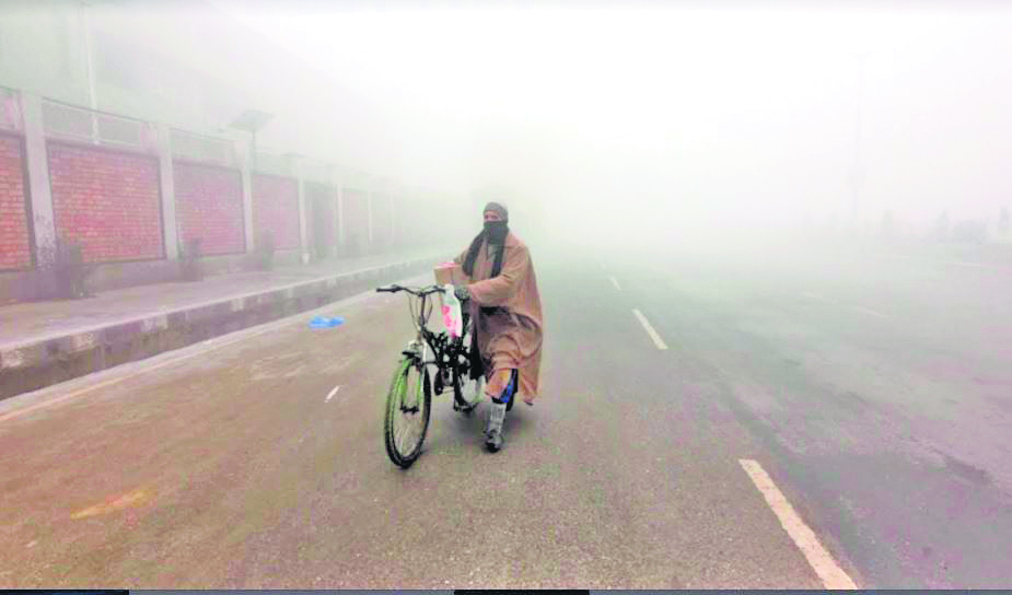 Kashmir grapples with sub-zero freeze at minus 1.5 degrees, MeT dept forecasts dry spell