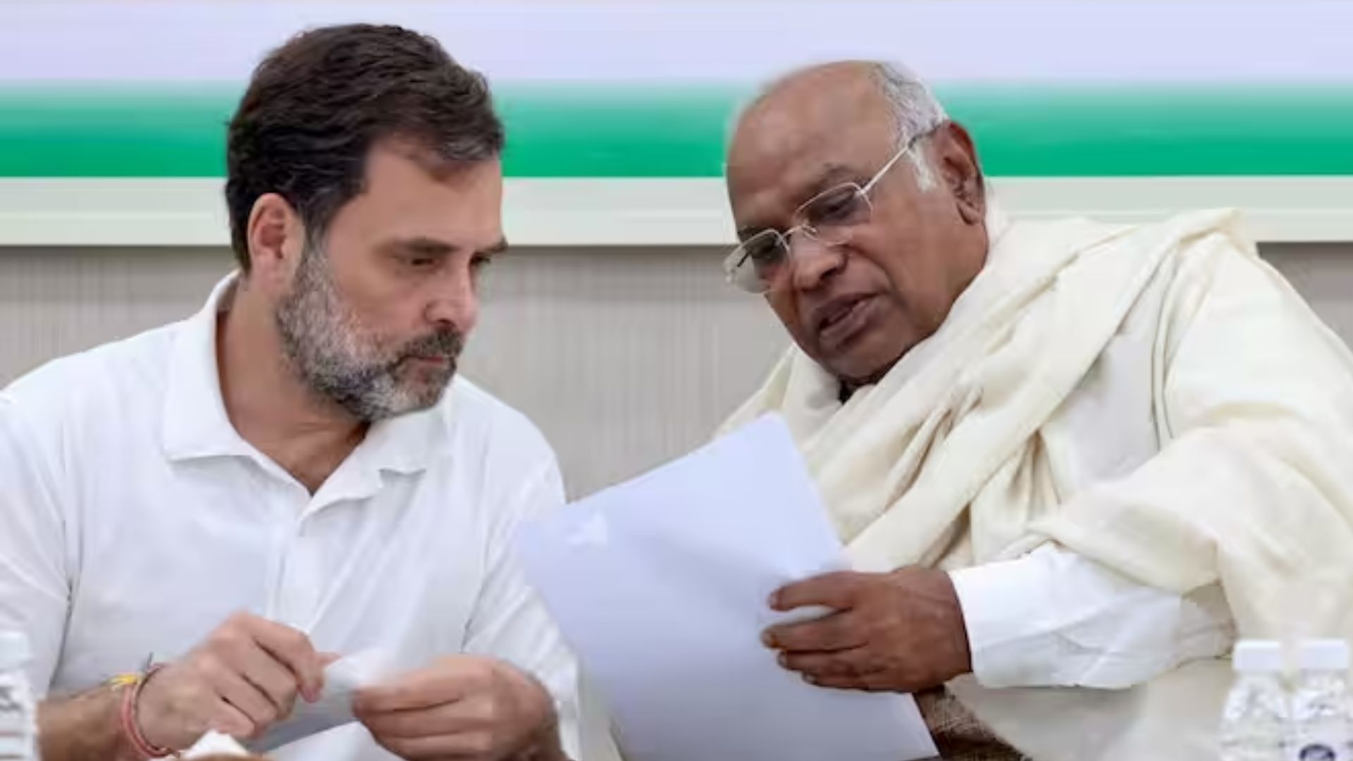 2024 Lok Sabha polls: Rahul Gandhi, Mallikarjun Kharge hold meeting with Andhra Congress leaders