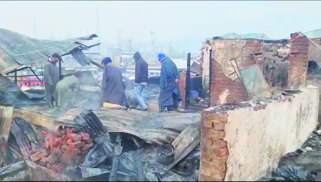 Devastating fire engulfs Dar Gali bus stand area in Kupwara, 20 shops and a house destroyed