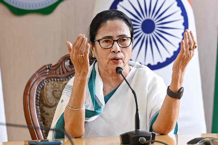On  27th Foundation Day, Trinamool leaders try to paper over differences