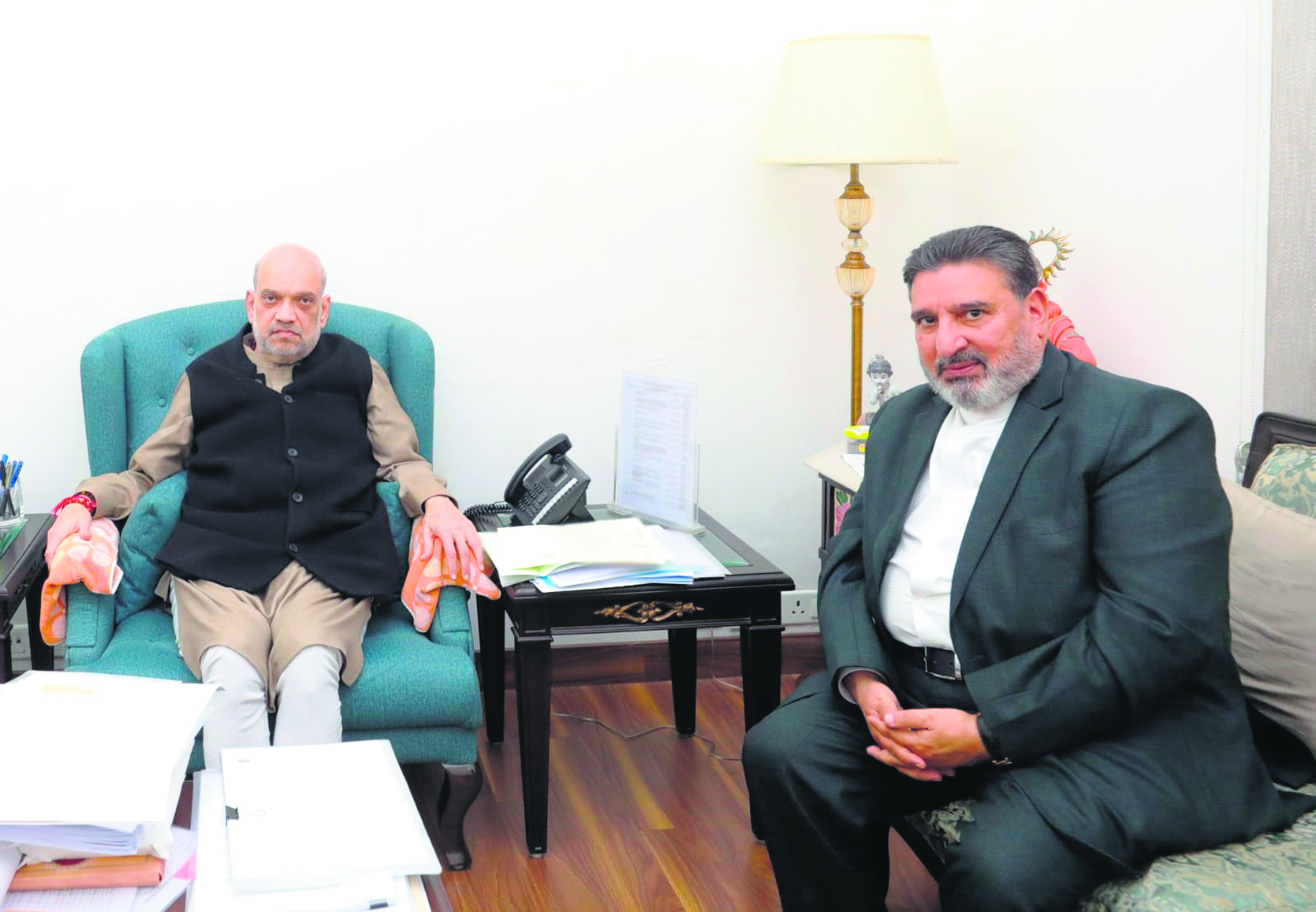 Apni party President meets Home Minister, advocates justice and urgent action on power crisis in J&K