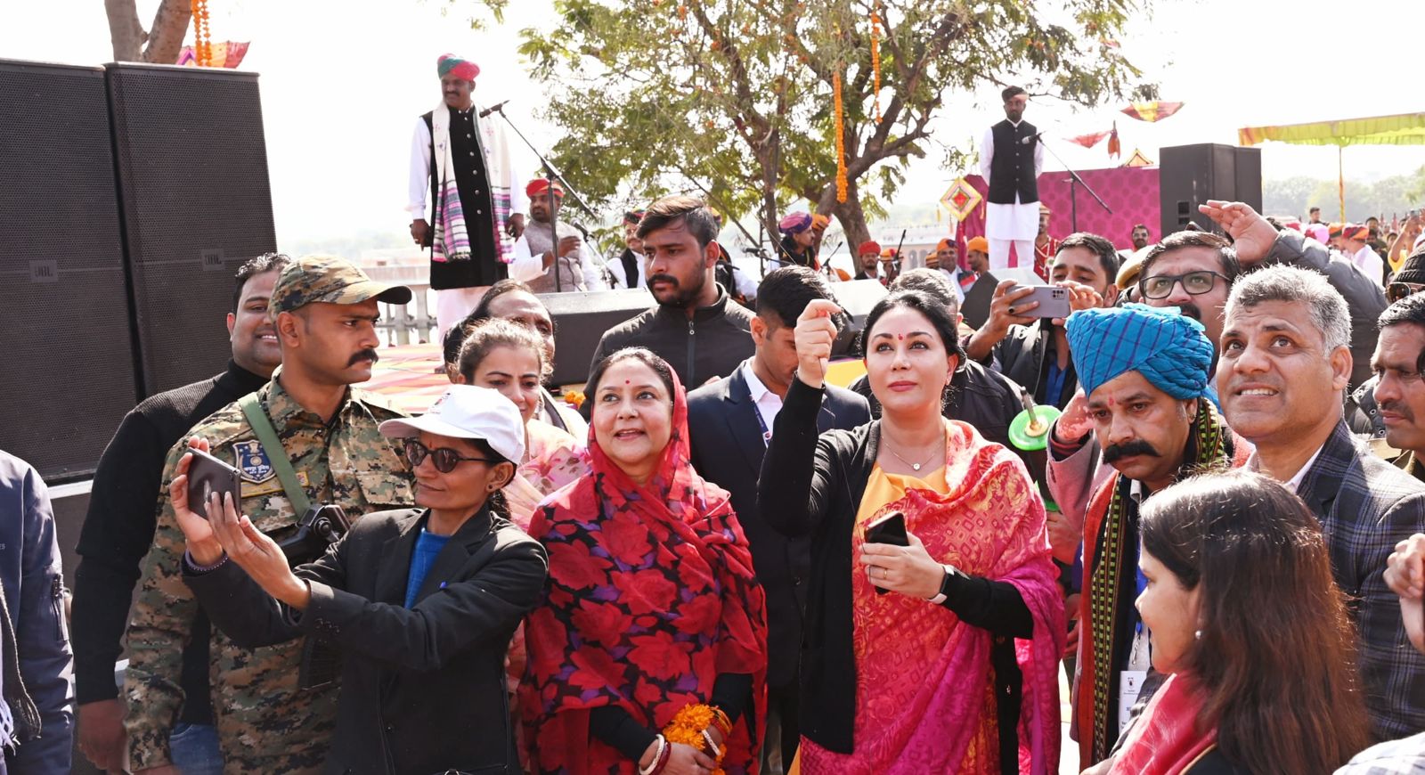 Deputy CM Diya Kumari inaugurates grand kite festival at Jal Mahal