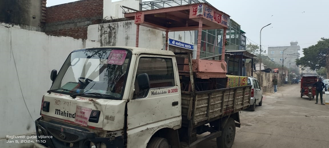 Municipal Corporation seizes 10 vehicles in encroachment sweep