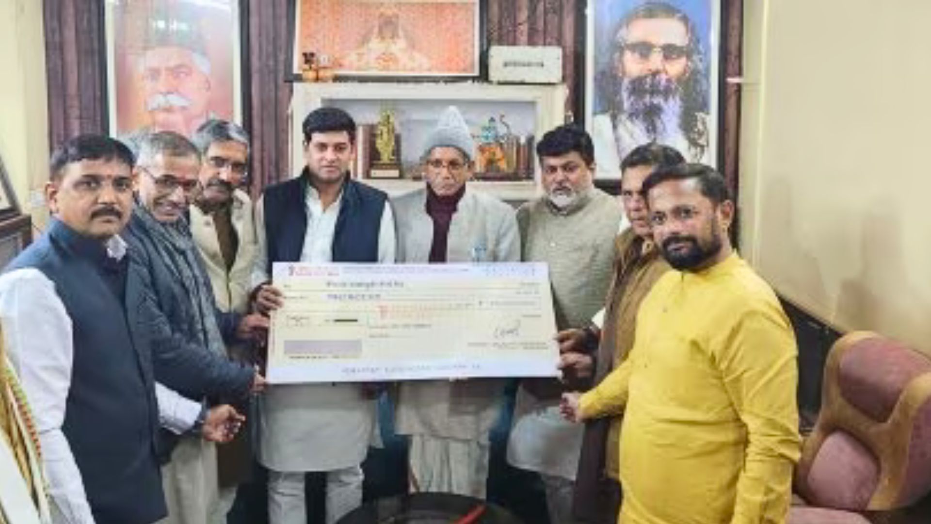 Maharashtra leaders have donates Rs.11 crore for Ayodhya Ram Mandir