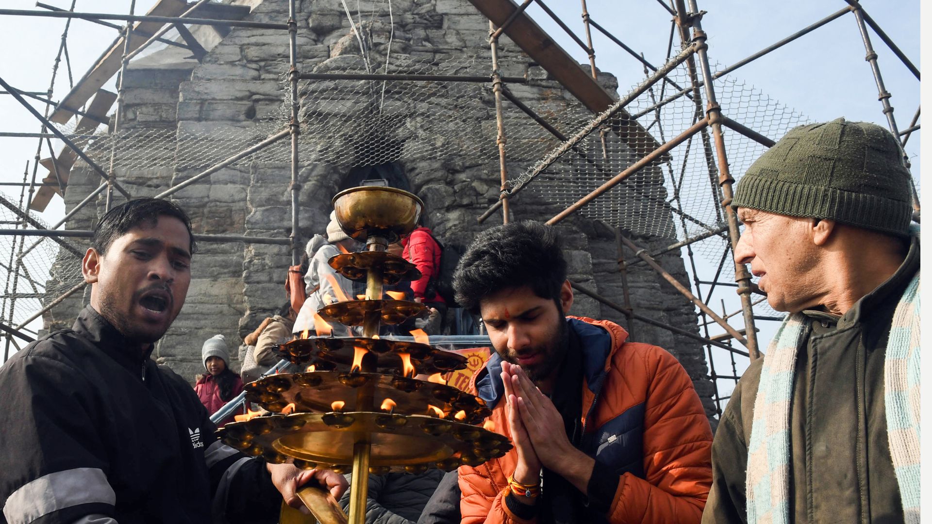 Ayodhya’s Joy Reverberates in Srinagar: Special Puja at Shankaracharya Temple Marks ‘Pran Pratishtha’ Celebrations