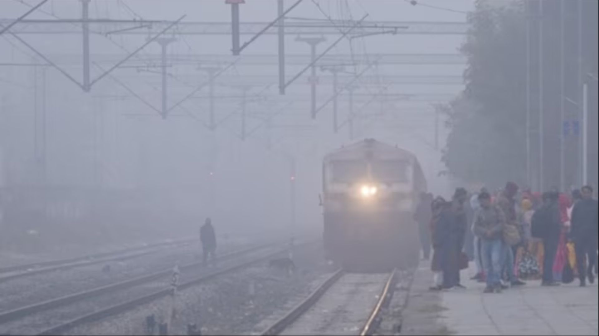 24 trains delayed due to dense fog and cold weather