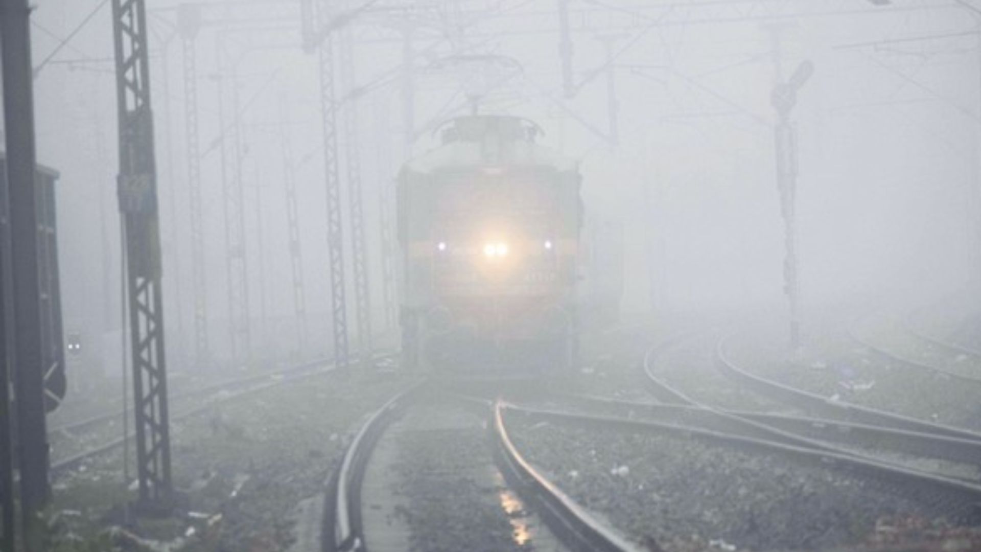 Delhi fog: 39 trains delayed due to low visibility
