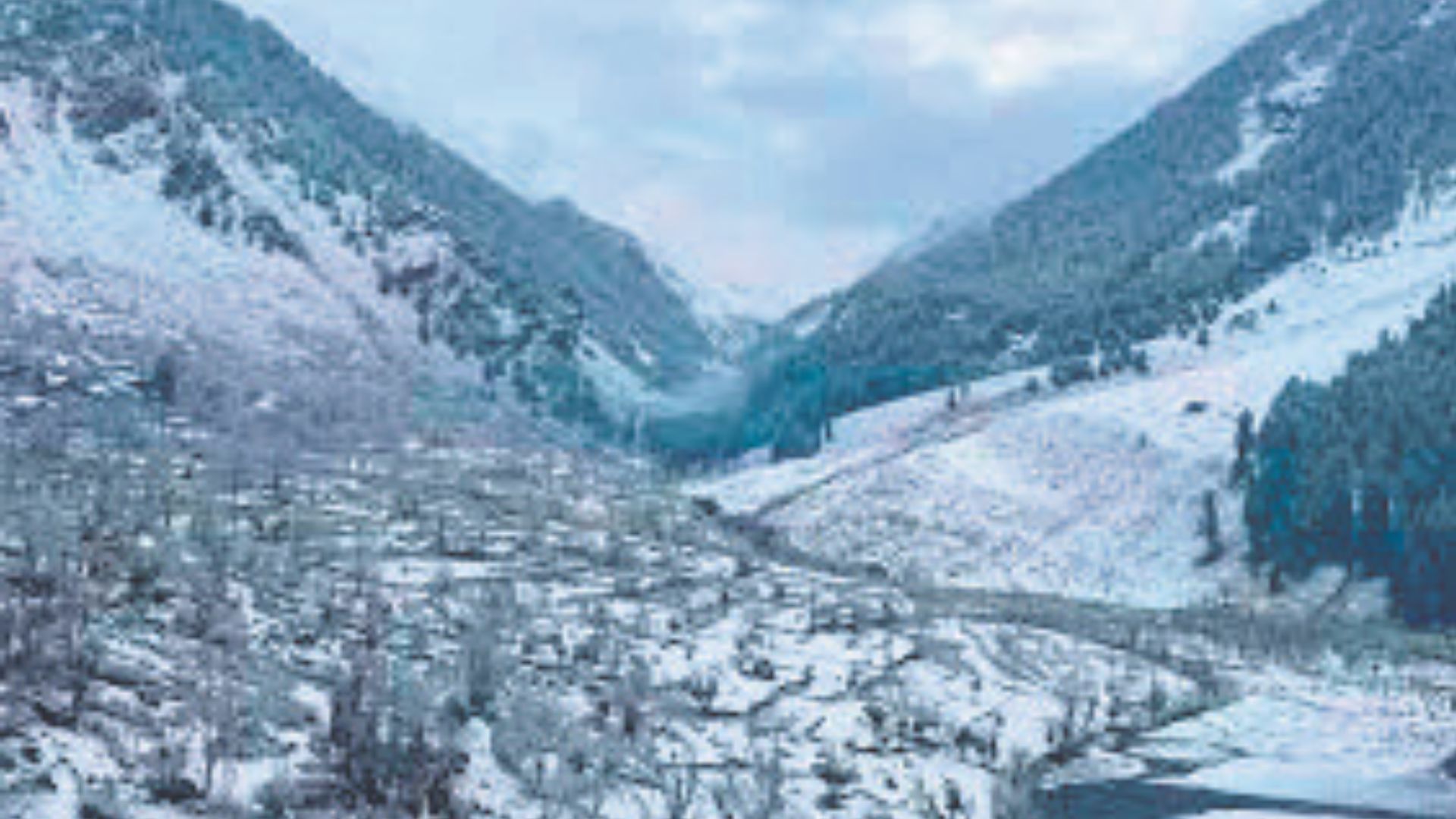 Harsh winter tightens its grip in JK: Srinagar records minus 3.8°C as waterbodies freeze