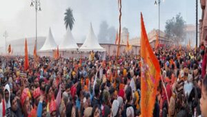 More than 2.5 lakh devotees offer prayers at Ayodhya’s Ram Temple; administration monitoring situation