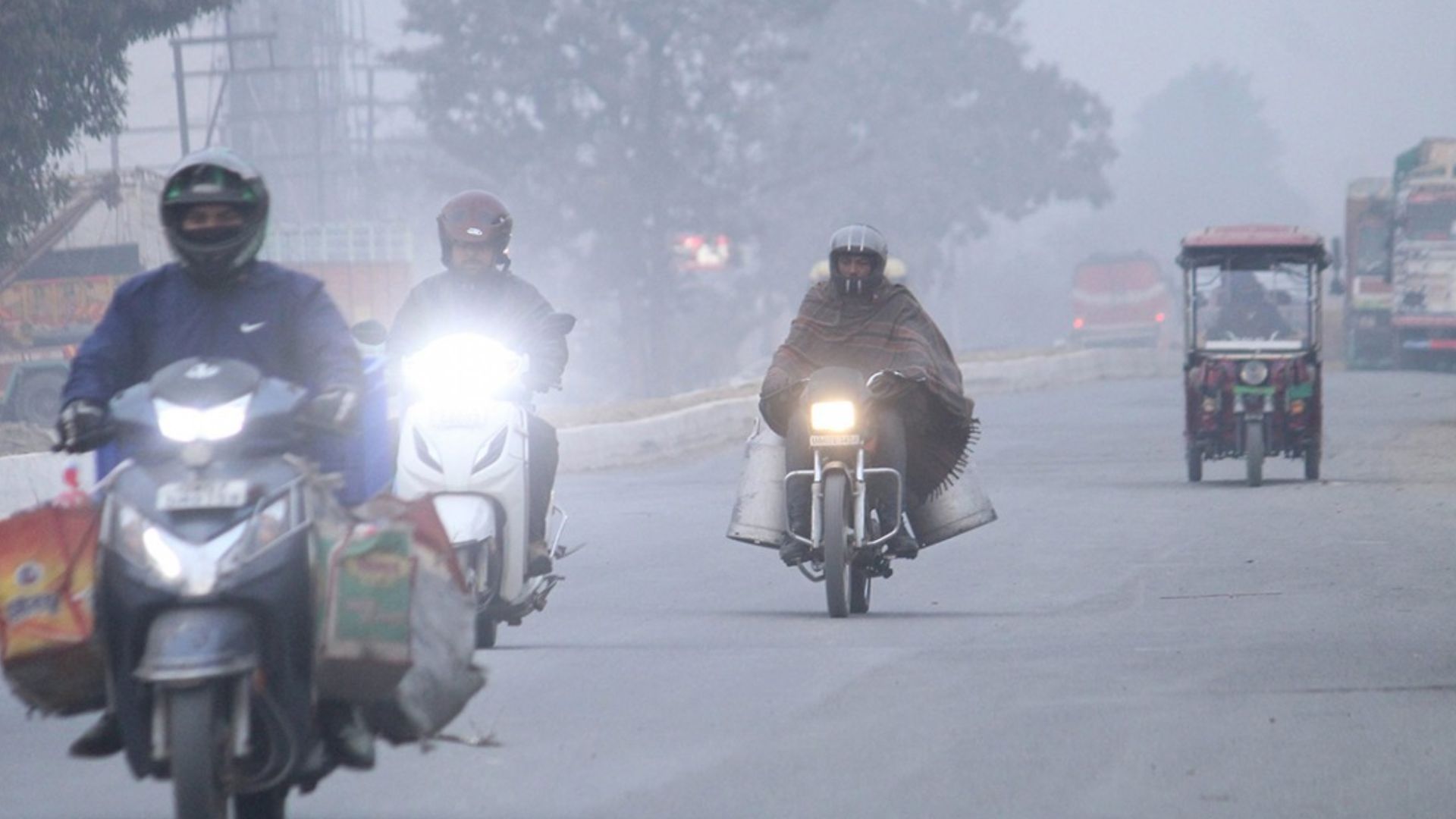 Cold, dense fog engulfs in Bhopal; Met office predicts light rainfall in Gwalior Chambal region in next 24 hours