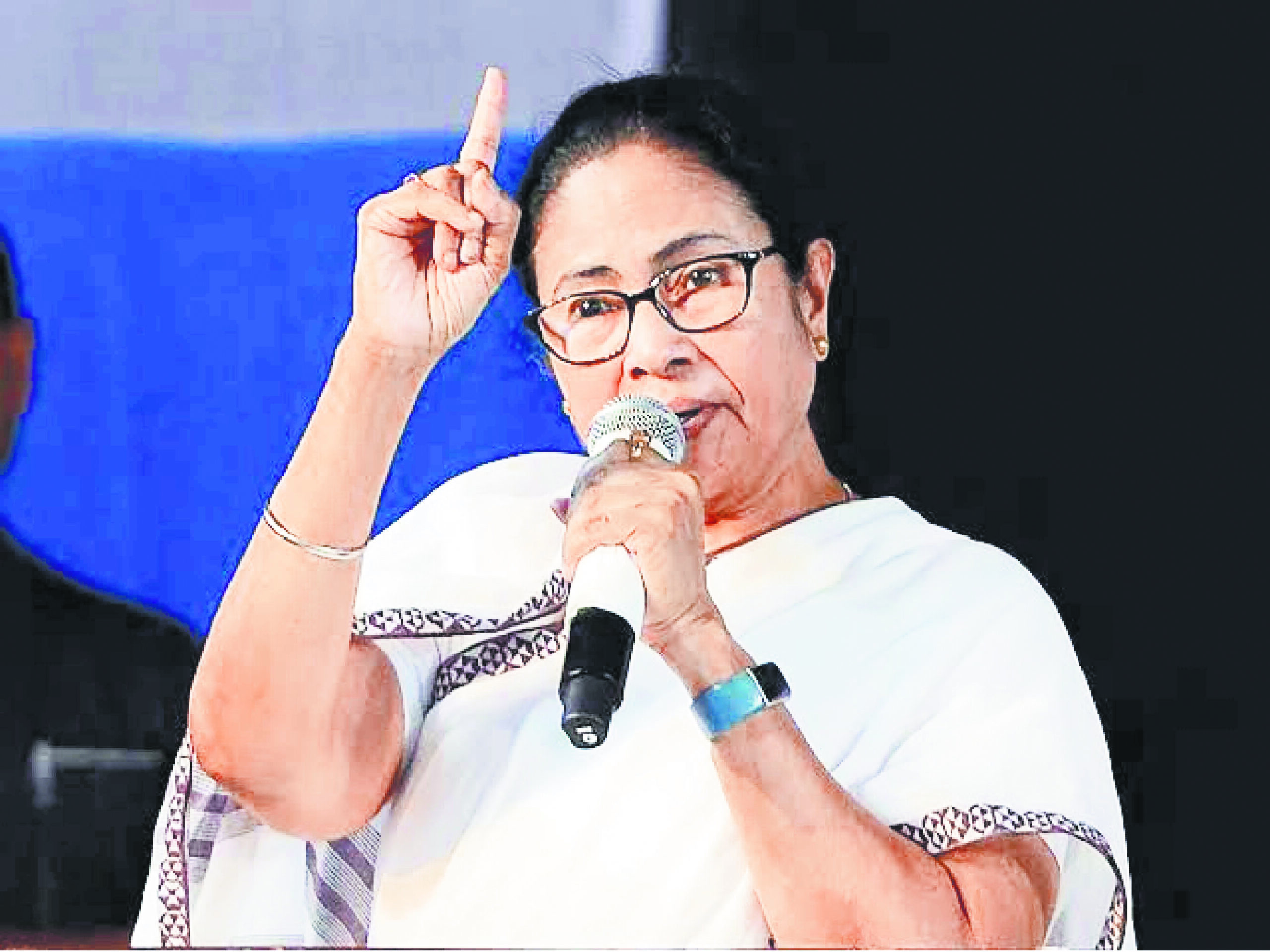Mamata snubs Congress, to contest all Bengal LS seats