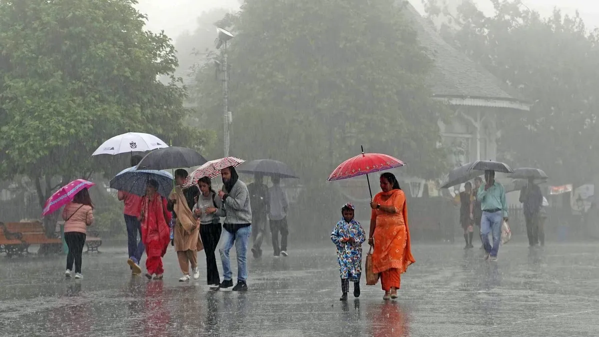 Rain Alert: Chennai and Surrounding Districts Braced for Light to Moderate Rainfall in Next 3 Hours