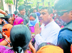 Calcutta HC lets Suvendu visit Sandeshkhali, women extend a rapturous welcome