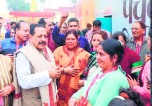 Union Minister Dr. Jitendra Singh welcomes devotees from Katra to Ayodhya