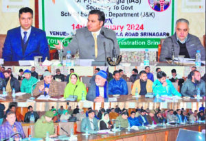 Dr. Singla holds public Darbar at banquet hall in Srinagar