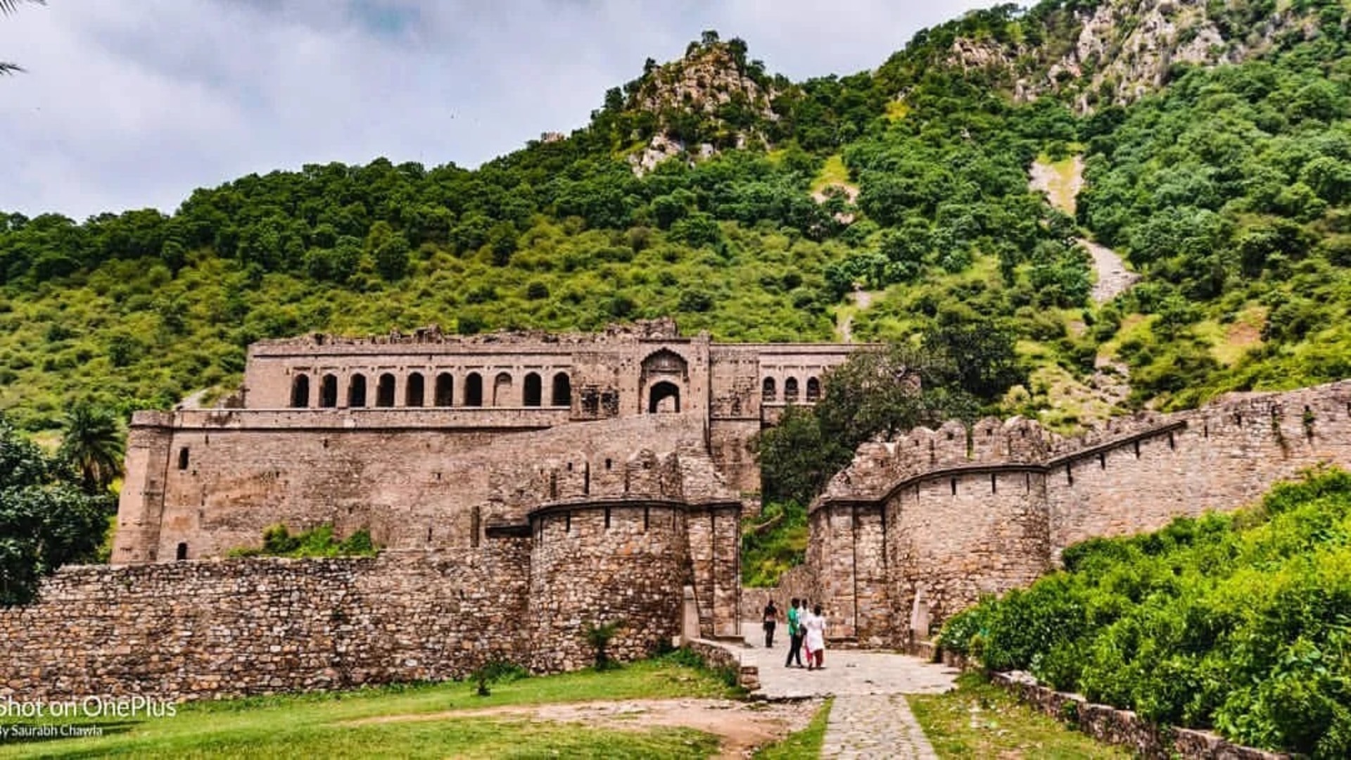 Bhangarh Fort:  Unraveling the Mysteries of Rajasthan’s Haunted Citadel